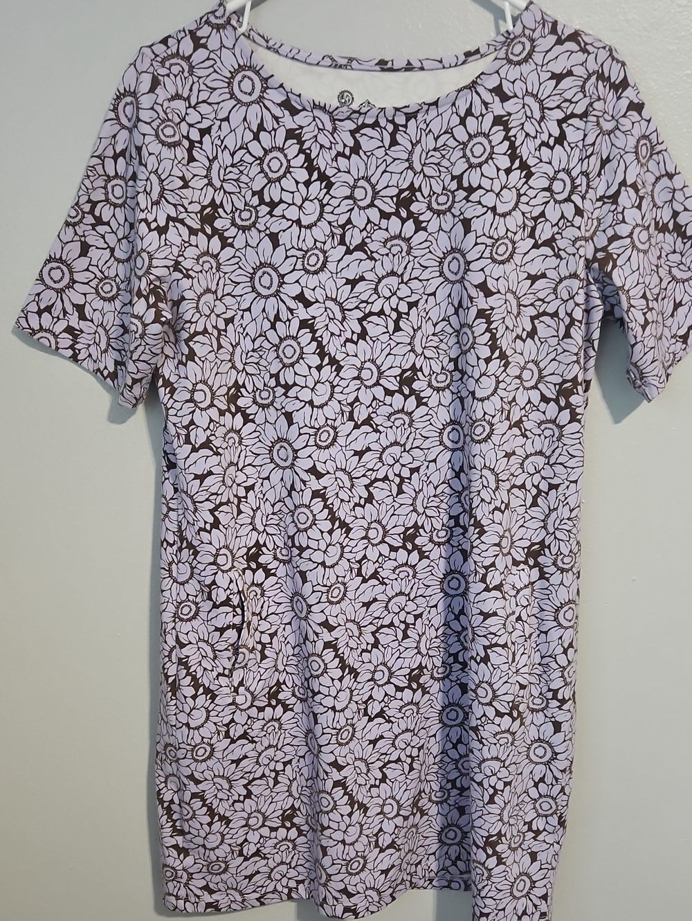 Woman's Short-Sleeve Floral Print Dress in Light Lilac and Brown